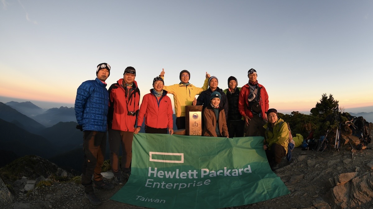 好野人南湖大山四天三夜登山團，帝王之座冰河圈谷