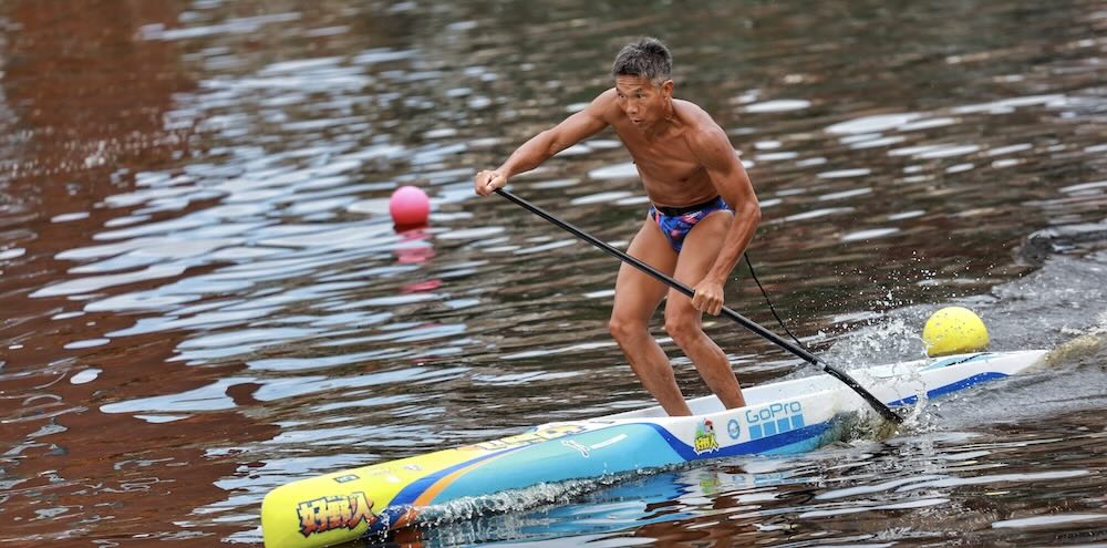 SUP 新手技巧示範直線前進與划槳控制動作