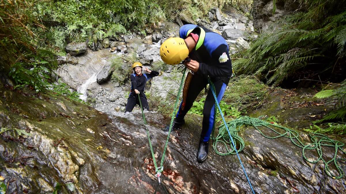 子母瀑布全日溯溪暫停開放，入口崩塌安全考量
