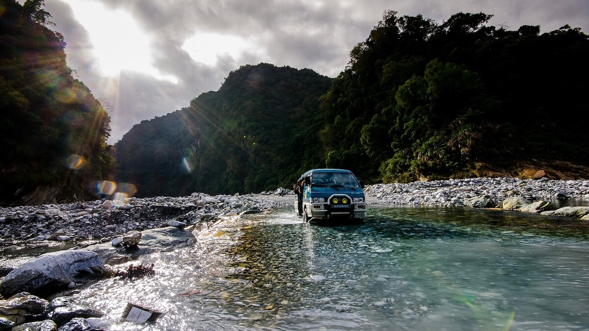 二子山野溪溫泉兩天一夜｜Erzi Mountain Hot Springs 2D1N｜花蓮大理石峽谷野溪溫泉露營與溯溪冒險 – Wilds 好野人
