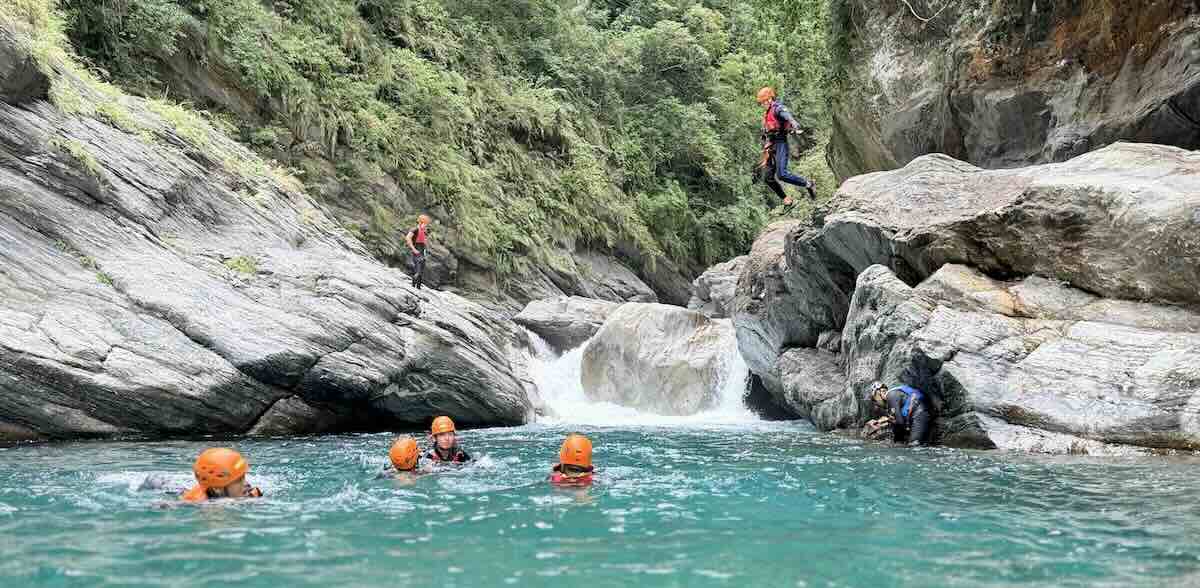 qingchang-crystal-valley-guide-cover-01